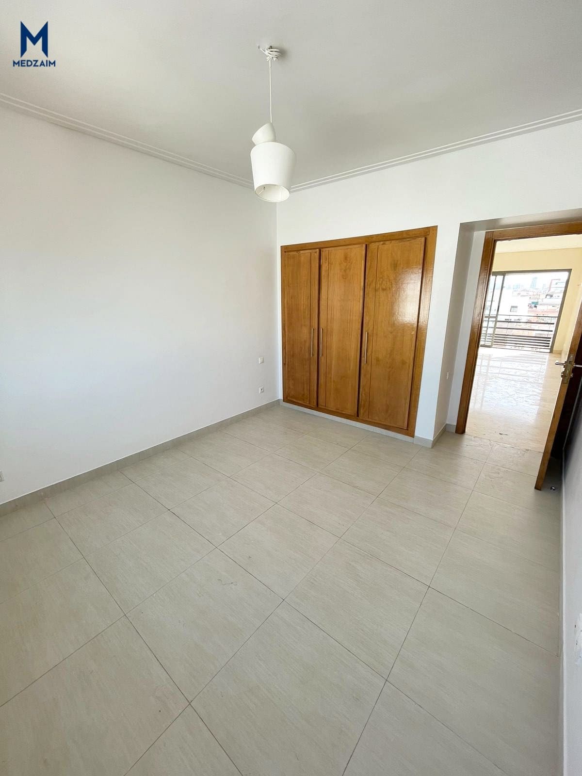 Chambre avec placards — Appartement 3 chambres au 6e étage, Socrate