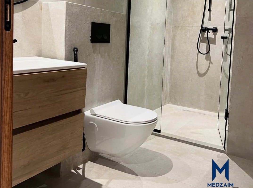 Salle de bain — Studio meublé neuf, plein sud, Ferme Bretonne
