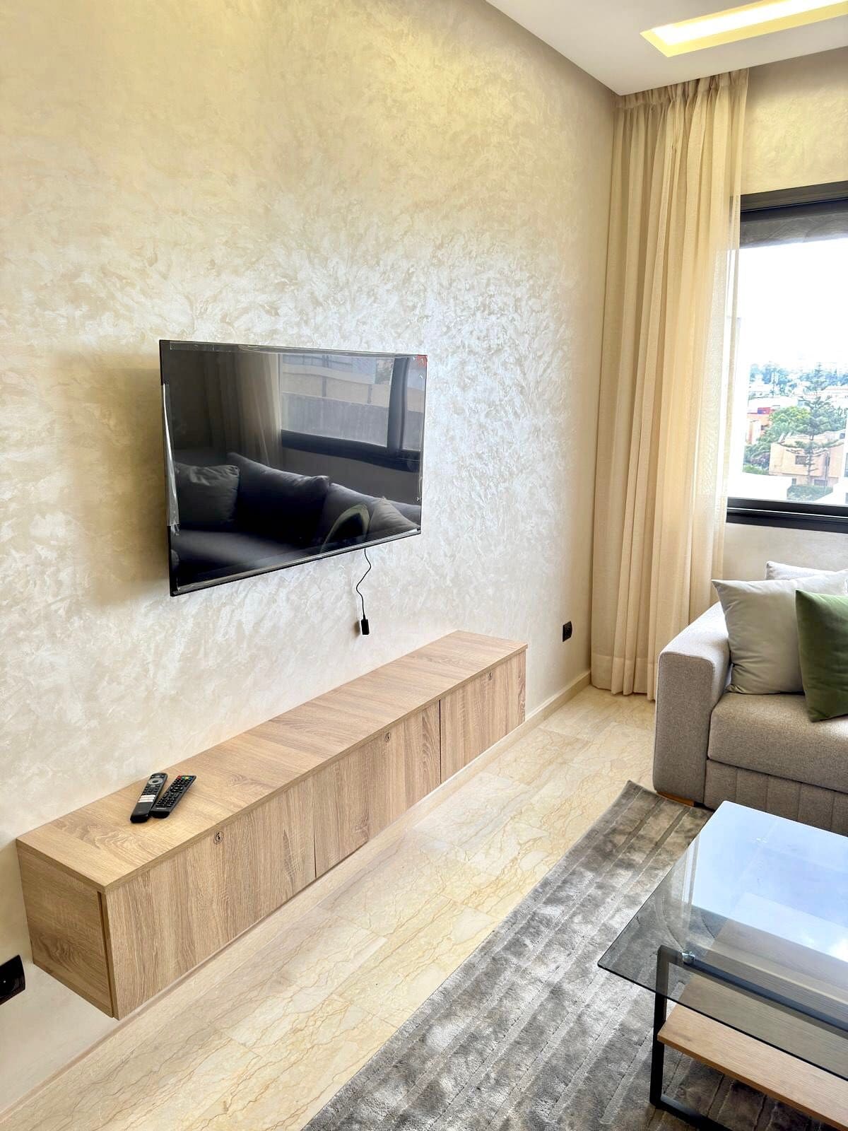 Coin télévision — Studio meublé de 52 m², Oasis